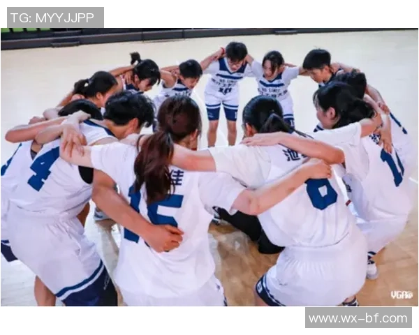 赛后分析:杭州篮球队与北京篮球队的表现与状态对比探讨 赛后分析:杭州篮球队与北京篮球队的表现与状态对比探讨