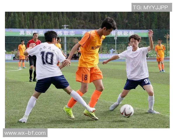 足球场上的魅力风采好帅的足球明星引领时尚潮流与运动激情 足球场上的魅力风采好帅的足球明星引领时尚潮流与运动激情