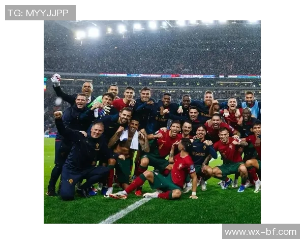 足球明星私生活揭秘球场外的爱情与争议全记录 足球明星私生活揭秘球场外的爱情与争议全记录